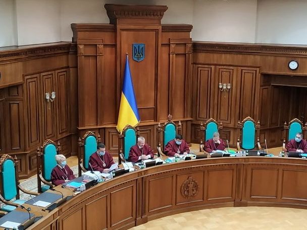 ﻿Народні депутати звернулися до Конституційного Суду через "антиколомойський" закон