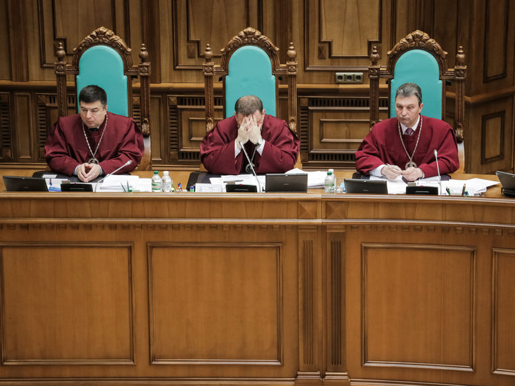 КСУ признал неконституционной статью об уголовной ответственности судей за принятие заведомо неправосудных решений