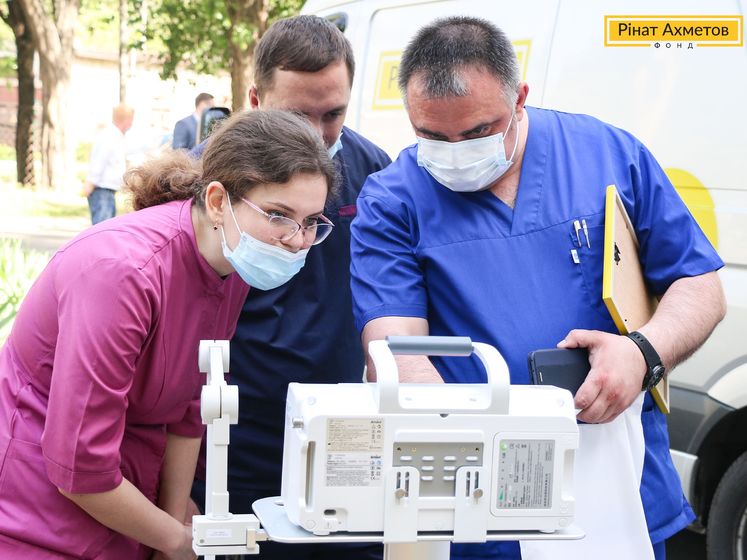 ﻿Фонд Ріната Ахметова передав державним лікарням велику партію суперсучасних апаратів ШВЛ 