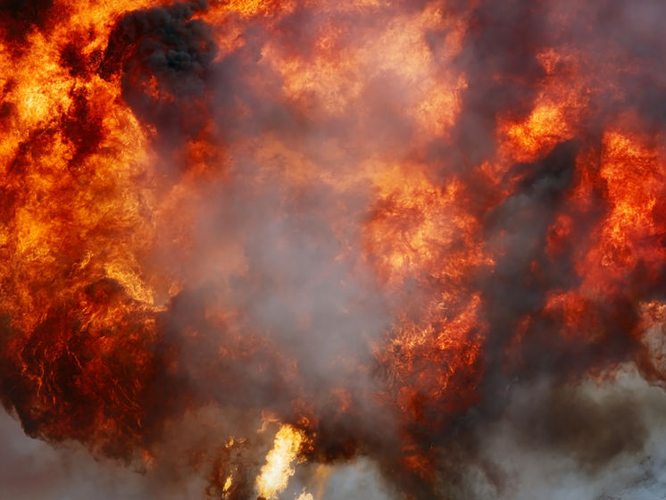 ﻿У Китаї вибухнув бензовоз: загинуло як мінімум 10 осіб, постраждало 112