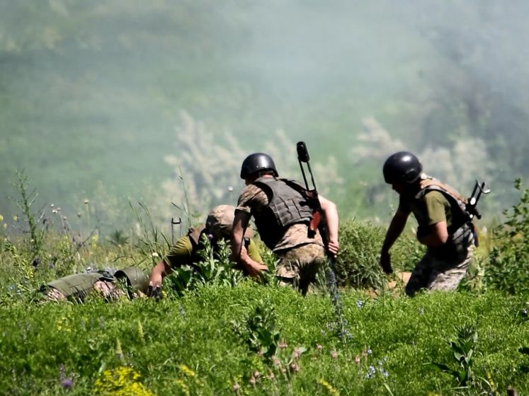 ﻿На Донбасі вбили одного українського військового, поранили ще двох