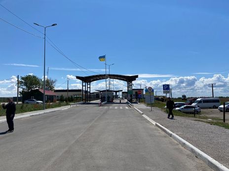 В направлении аннексированного украинского полуострова 15 июня проследовало 152 человека
