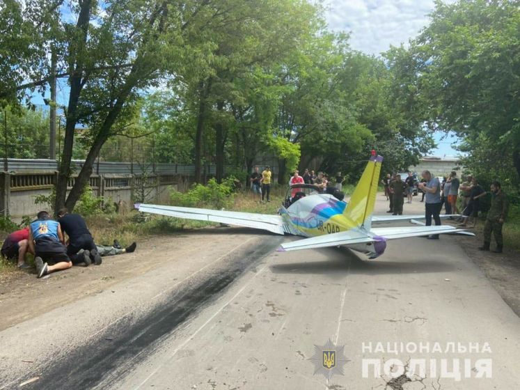 ﻿В Одесі літак упав біля гіпермаркету, є загиблі 