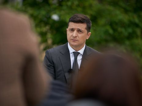 Зеленский распорядился с 1 сентября повысить зарплаты медикам второго звена