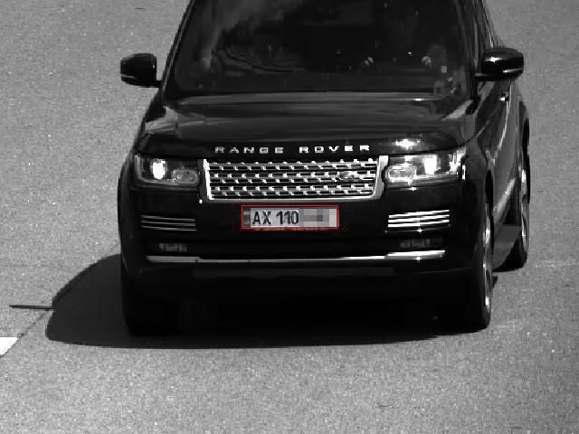 ﻿На київській трасі зафіксовано однакові Range Rover, які рухалися зі швидкістю понад 200 км/год