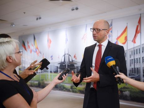 Яценюк заявил, что основной задачей для Запада является 