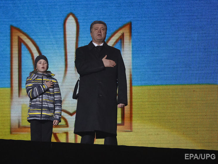 Луценко сообщил, что Порошенко придет на допрос по делу Майдана, когда вернется из США