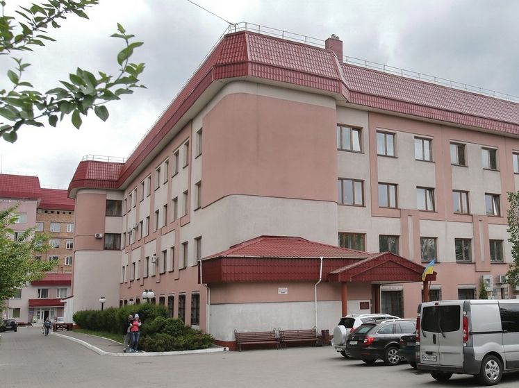 В онкодиспансере в Ровно обнаружили COVID-19, проводится массовое тестирование