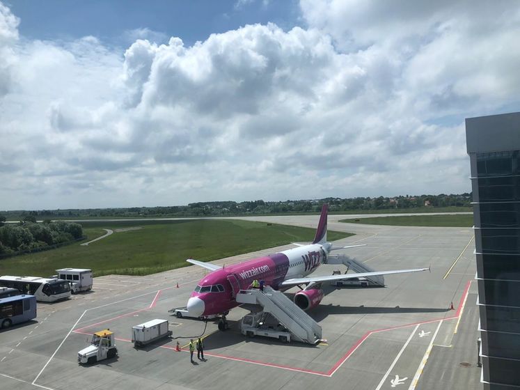 ﻿Львівський аеропорт почав приймати перші після карантину рейси – Криклій