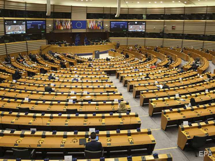 Европарламент принял резолюцию против расизма, осудив "риторику подстрекательств" Трампа