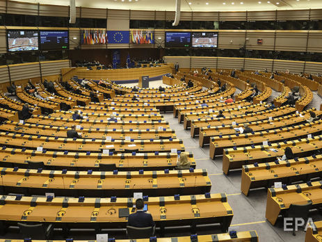 Европарламент принял резолюцию против расизма, осудив 