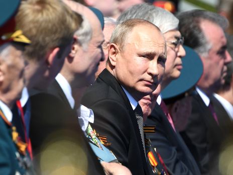 На военный парад в Москву приехали лидеры восьми государств. Президент Кыргызстана уже в РФ передумал посещать мероприятие из-за коронавируса