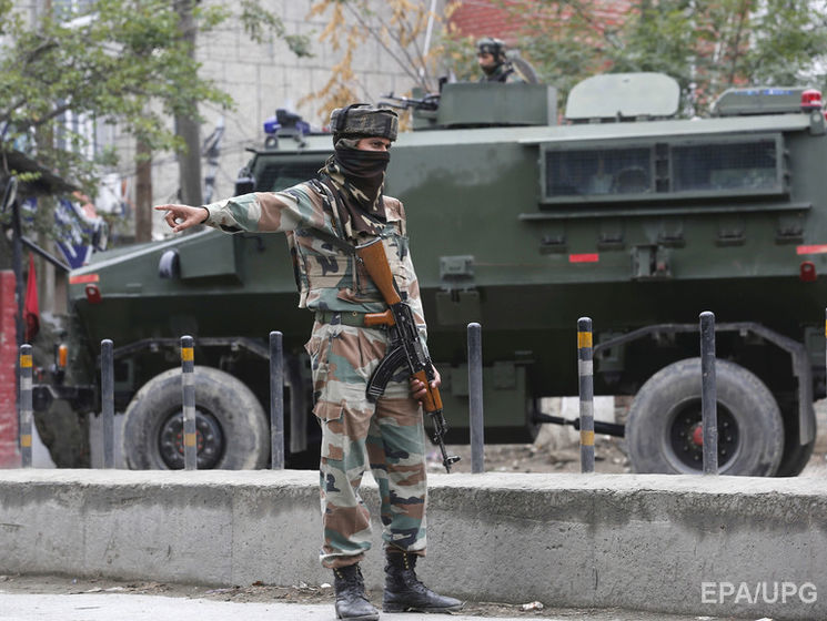 17 индийских военных убиты во время нападения боевиков на армейский штаб