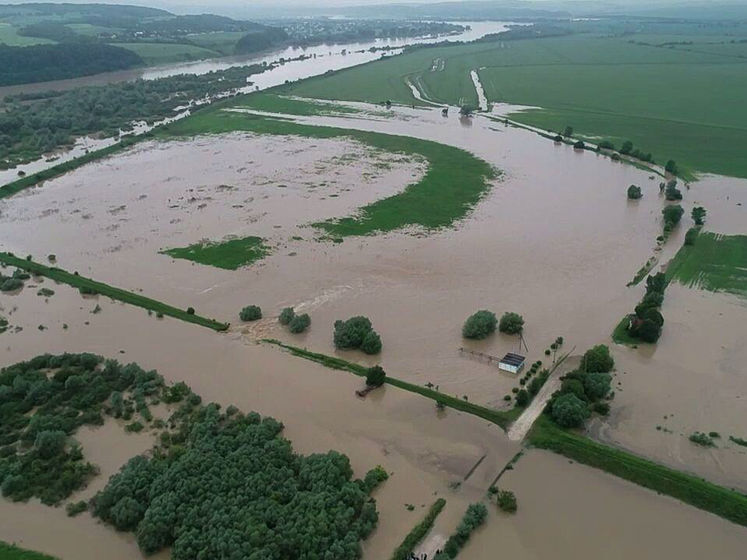 В Тернопольской области произошел перелив через дамбу на реке Днестр, начата эвакуация жителей трех сел