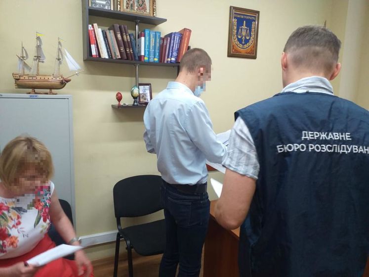 В Киеве следователь полиции "потерял" 1,2 млн грн, которые были изъяты во время обыска