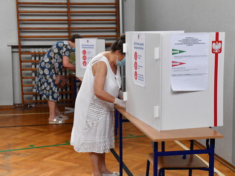 В Польше избиратели смогут проголосовать не только традиционно очно, но и по почте