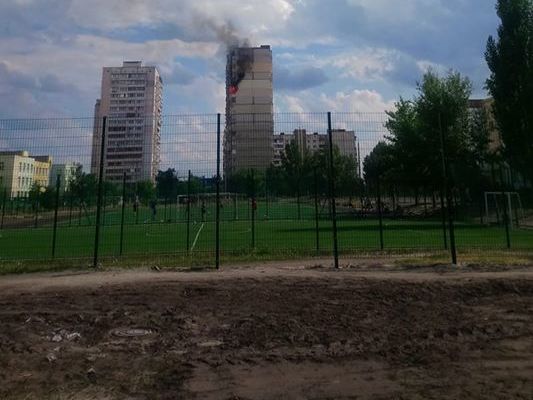 Пожар в киевской многоэтажке ликвидировали