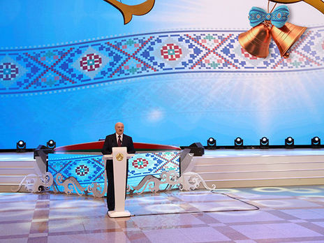 Лукашенко станцевал под песню Повалий