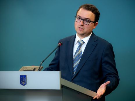 Украина пытается сохранить связи со своими гражданами в Крыму – представитель президента