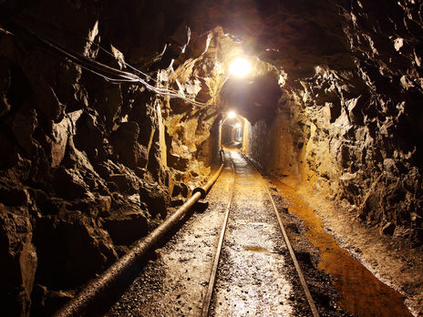 В результате обвала на шахте в Луганской области погиб шахтер