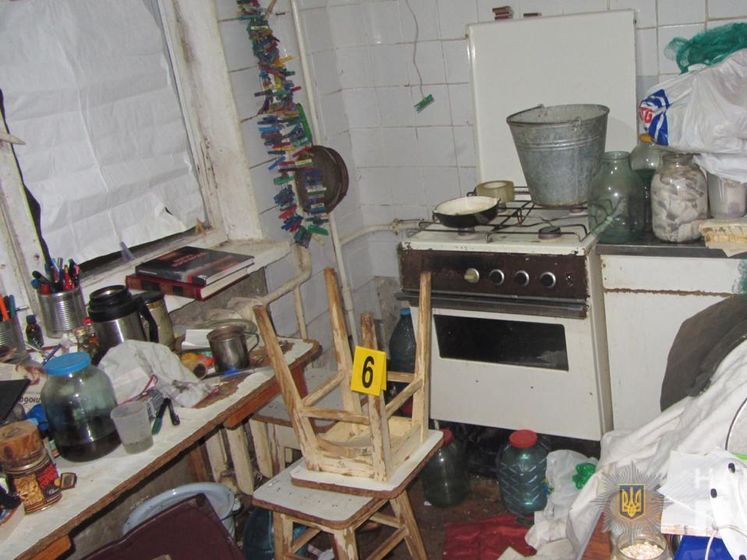 В Харькове мужчина неделю прятал тела родителей в квартире, а потом попытался покончить с собой