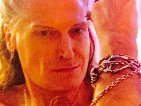 Джигурда сбрил бороду и снялся обнаженным