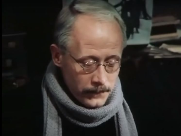 Умер советский актер, снявшийся в фильмах "Большая перемена" и "12 стульев"