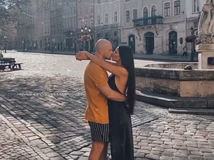 ﻿Яма із дружиною влаштували фотосесію в безлюдному Львові