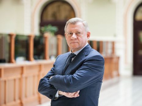 Смолий подал в отставку, заявив о политическом давлении на НБУ