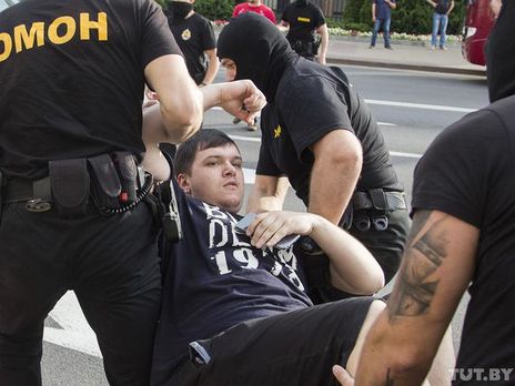 В Бресте сотрудники ОМОН разогнали оппозиционную акцию