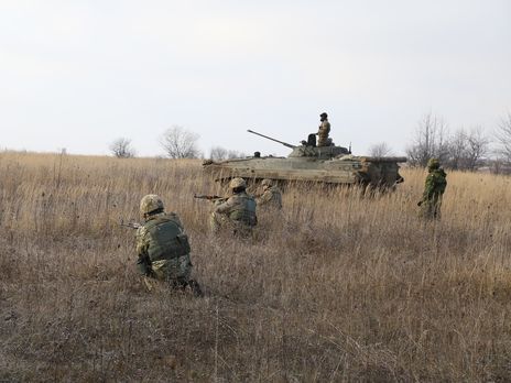 Сутки на Донбассе. 10 обстрелов боевиками, ранен украинский военный