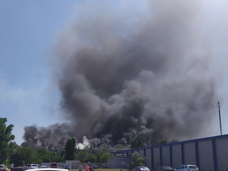 В Новой Каховке горит многоквартирный дом