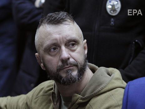 Антоненко утверждает, что ему запрещали стричься и бриться