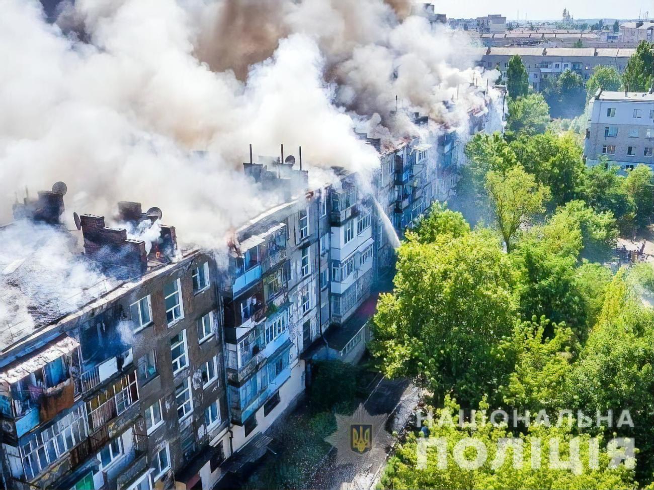 Лег покурить и заснул. Предполагаемый виновник поджога пятиэтажки в Новой  Каховке задержан