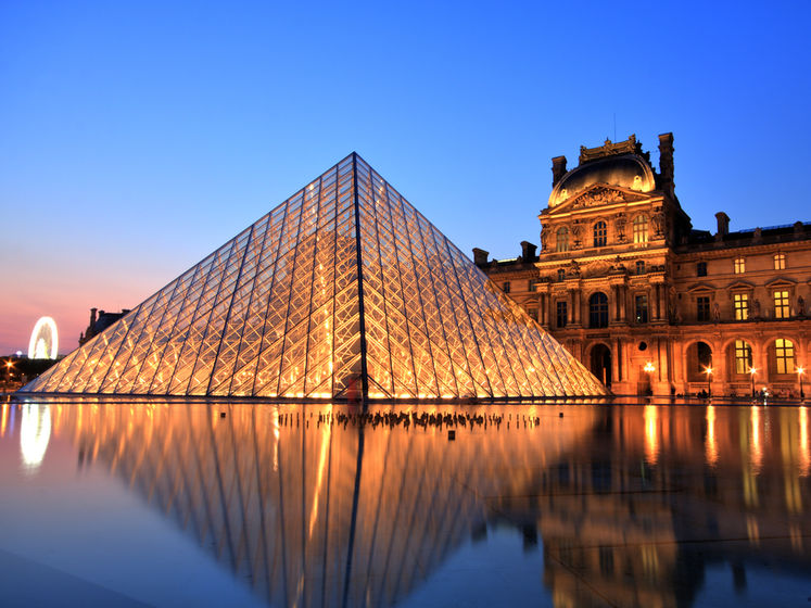 ﻿У Парижі відновлює роботу Лувр. Його вперше закрили так надовго з часів Другої світової