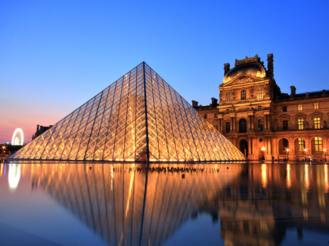 В Париже возобновляет работу Лувр. Он впервые был закрыт так надолго со времен Второй мировой