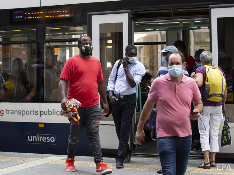 В Швейцарии обязали носить маски в общественном транспорте
