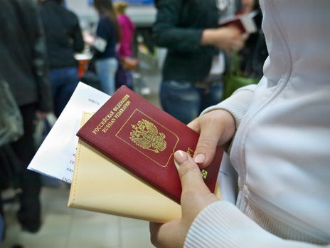 Резников: Большинство людей, которые получили паспорта в Крыму и на Донбассе, являются заложниками