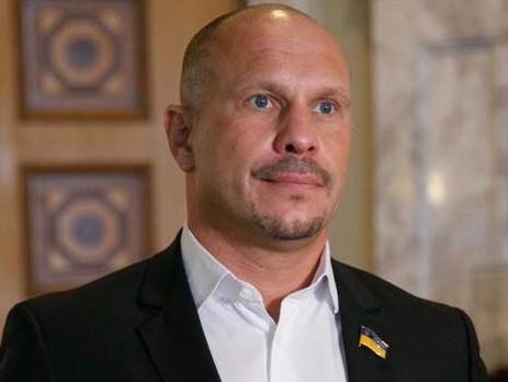 Кива обвинил главу ГНС Любченко в том, что его автомобиль совершил ДТП и скрылся с места происшествия, сменив номера