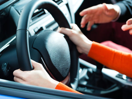 МВД Украины предлагает разрешить проходить теорию в автошколах дистанционно