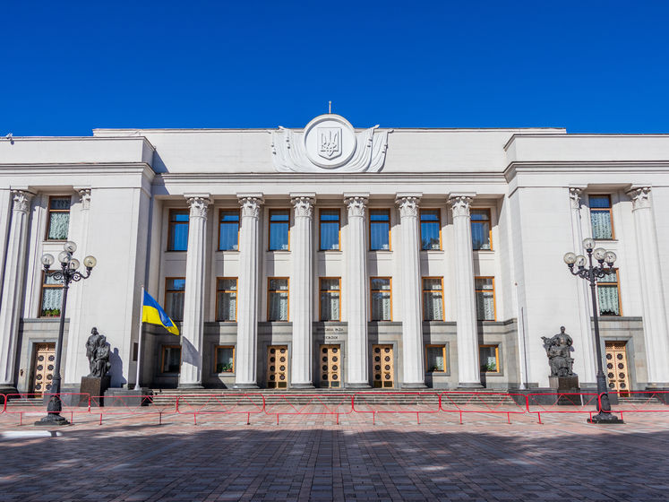 Большинство украинцев не поддерживают идею проведения досрочных парламентских выборов – опрос