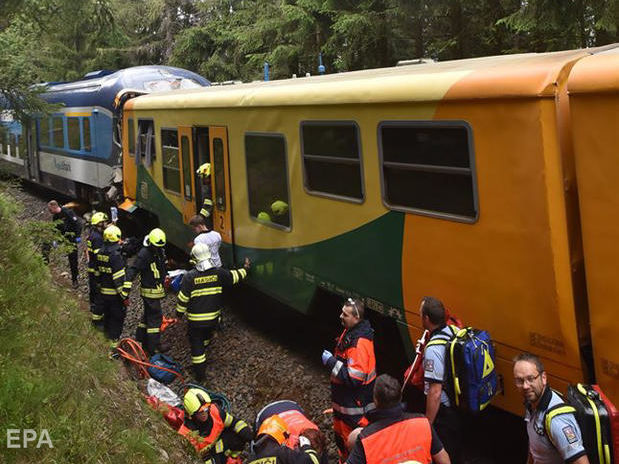 ﻿У Чехії лоб у лоб зіткнулися пасажирські потяги, є жертви