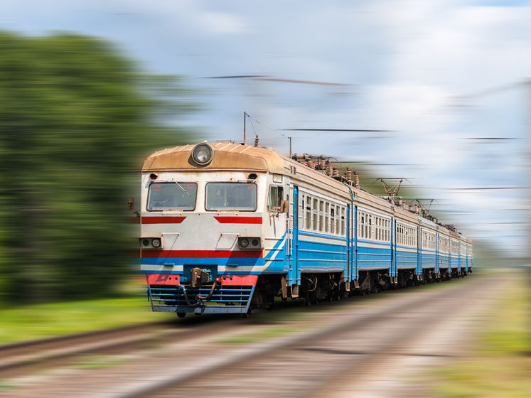 ﻿"Укрзалізниця" відновила курсування ще шести приміських поїздів