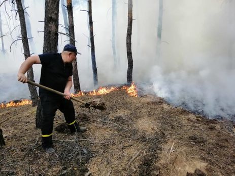 Боротьба з вогнем триває в Луганській області
