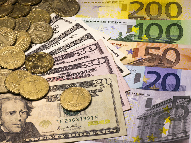 Гривна к евро подешевела до 30,54 грн/€