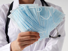 В Украине третьи сутки более 800 новых случаев инфицирования коронавирусом 