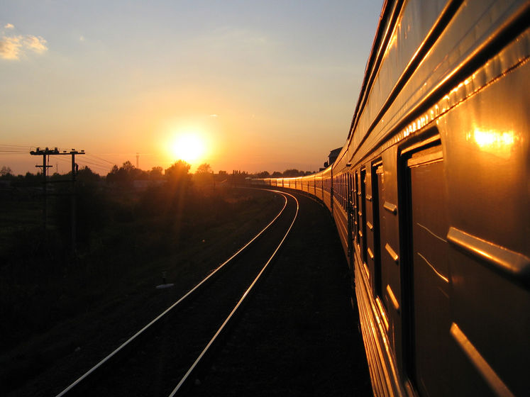 "Укрзалізниця" возобновит курсирование 38 пригородных и трех региональных поездов