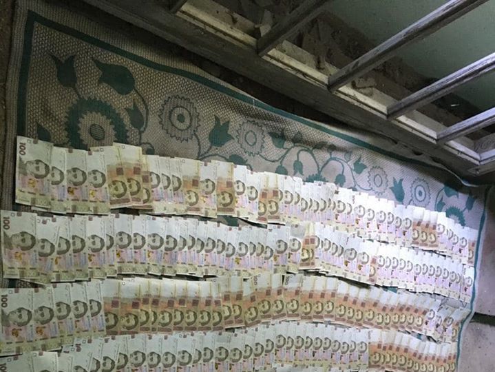 Нашли деньги, украденные из машины "Укрпошти" – Геращенко