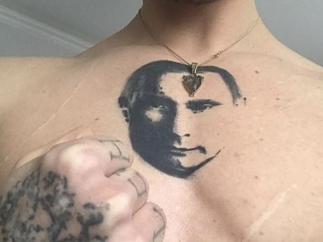 ﻿Із грудей танцівника Полуніна зникло татуювання Путіна
