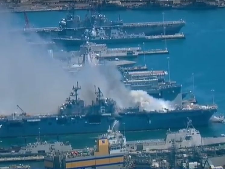 ﻿У США сталася пожежа на десантному кораблі, є постраждалі